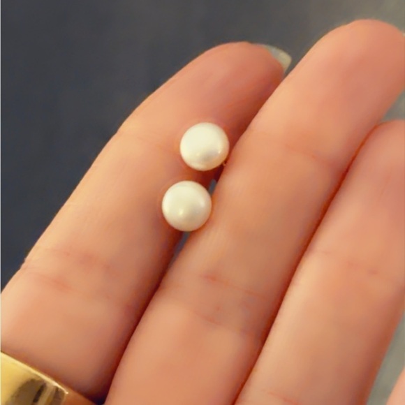 14K Gold Vermeil Freshwater Pearl Stud Earrings 7mm - Picture 6 of 7